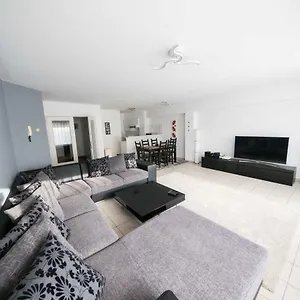 Renovated In Center Appartement